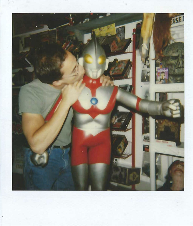 Barry kissing ultraman